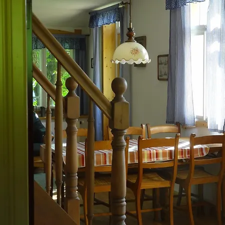 Hugo - 3 Retreat Apartment *