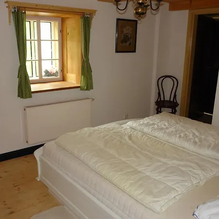 Hugo - 3 Retreat Apartment *